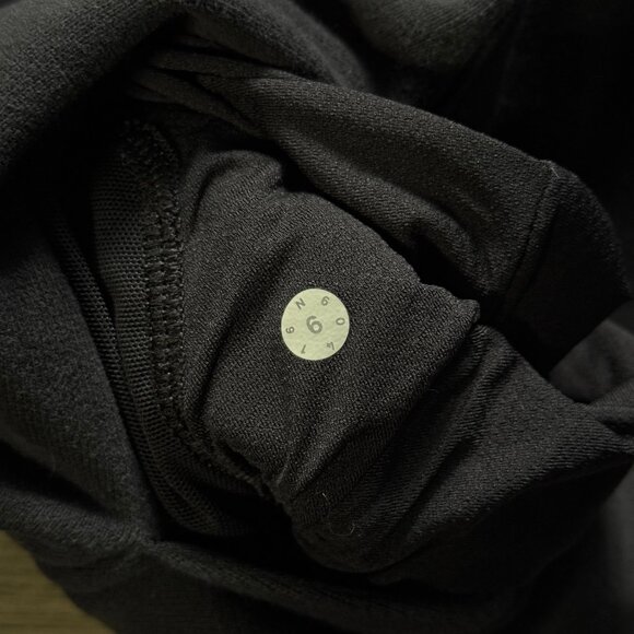 Lululemon Women's Scuba Pullover Hoodie - Black - Picture 4 of 6